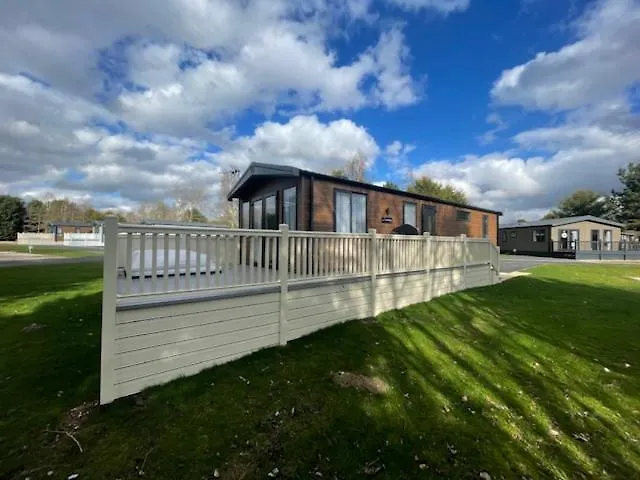 Stone Beck Lodge With Hot Tub