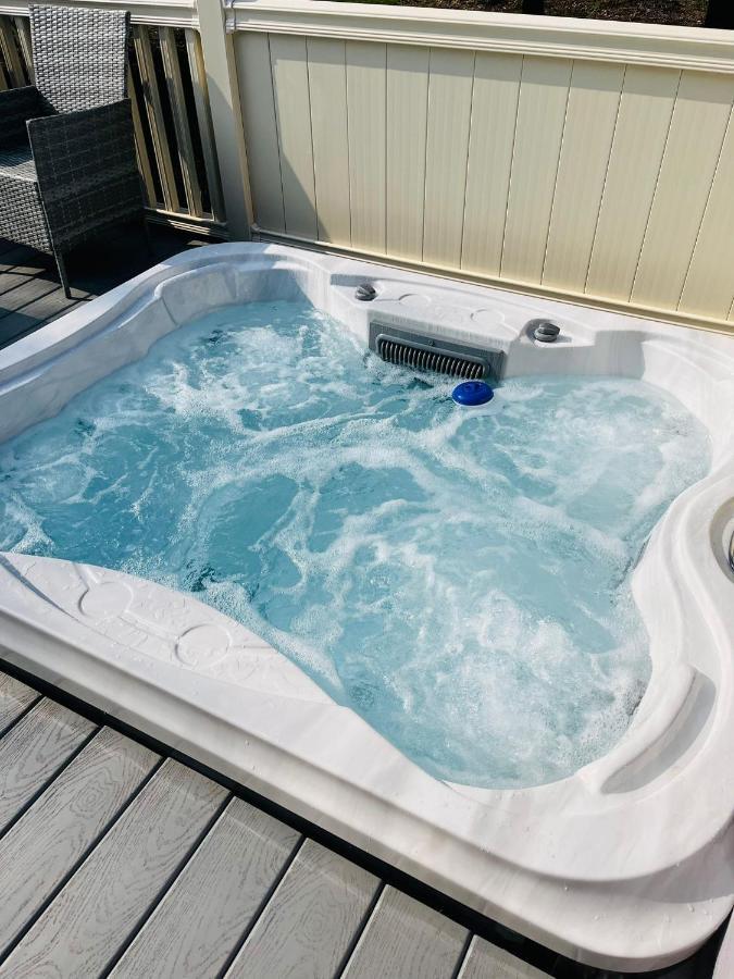 Stone Beck With Hot Tub Holiday home
